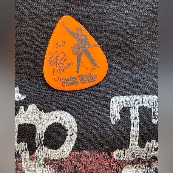 Cheap Trick Women’s Tee Shirt plus Rick Nielsen Guitar Pick - Picture 1 of 4